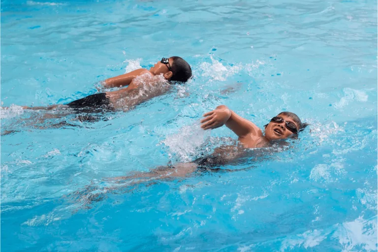The benefits of learning to swim early on in childhood
